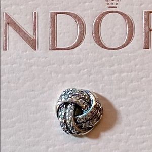 🎁PANDORA LOVE KNOT ROSE PETITE CHARM